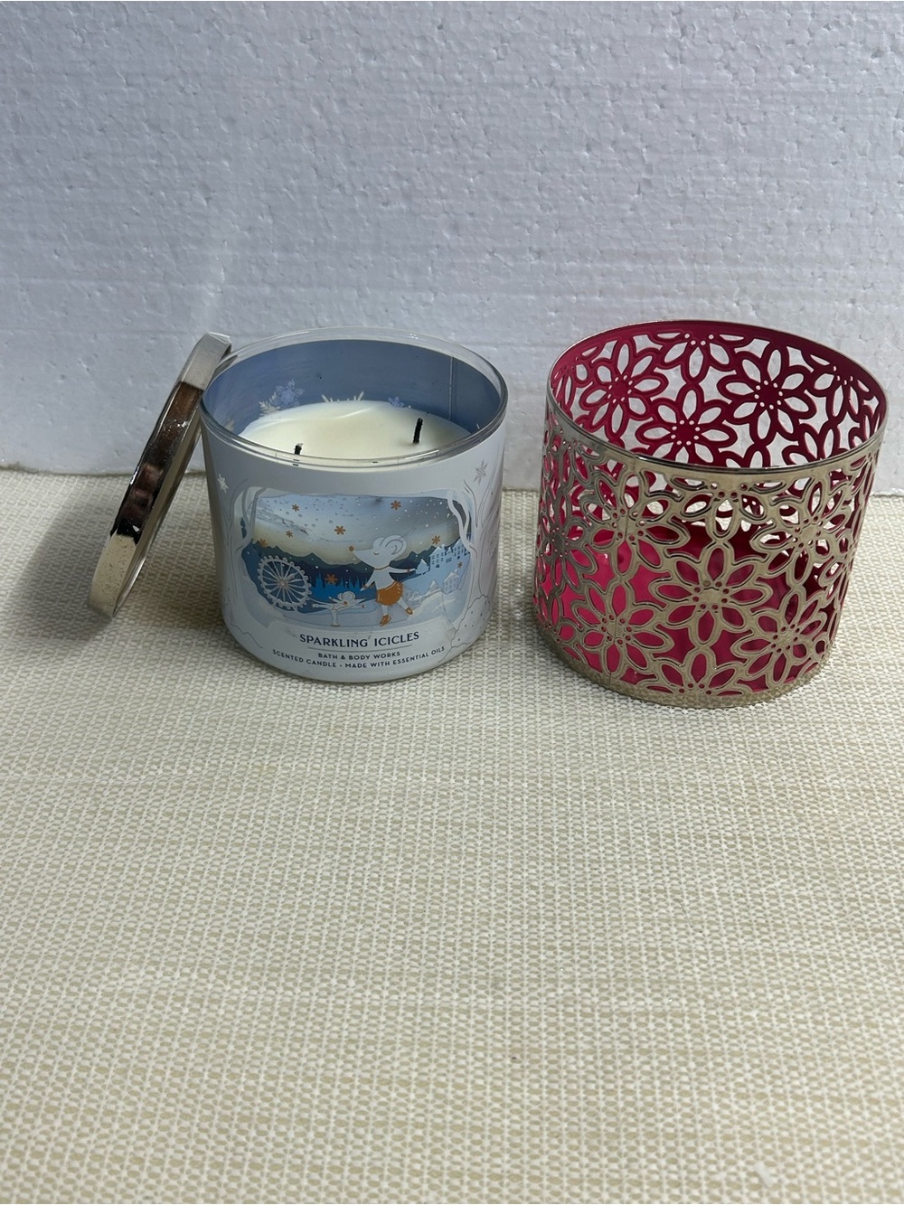 Bath & Body Works Sparkling Icicles Candle - Light Blue